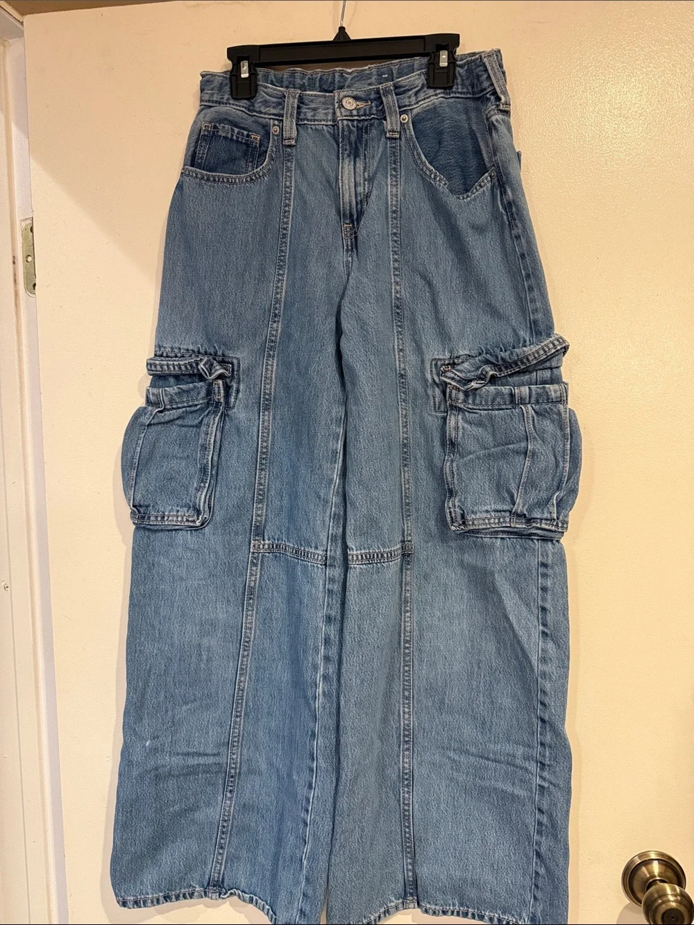 Old Navy Light Blue Wide-Leg Cargo Jeans for Women